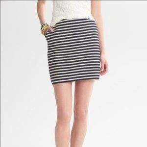 - Banana republic Blue/white striped skirt